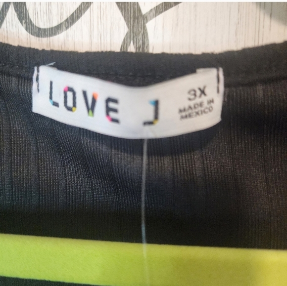 🍂🍁NWOT LOVE J DIAMOND LACE UP TOP SIZE 3X - Picture 4 of 6